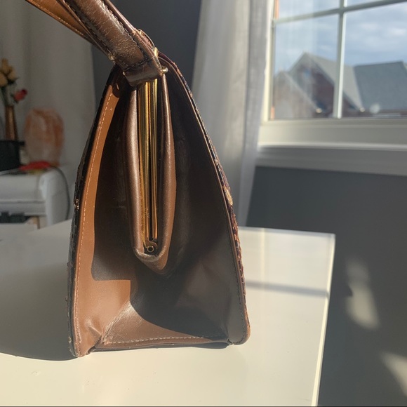 Vintage Brown Leather Purse - Picture 5 of 6